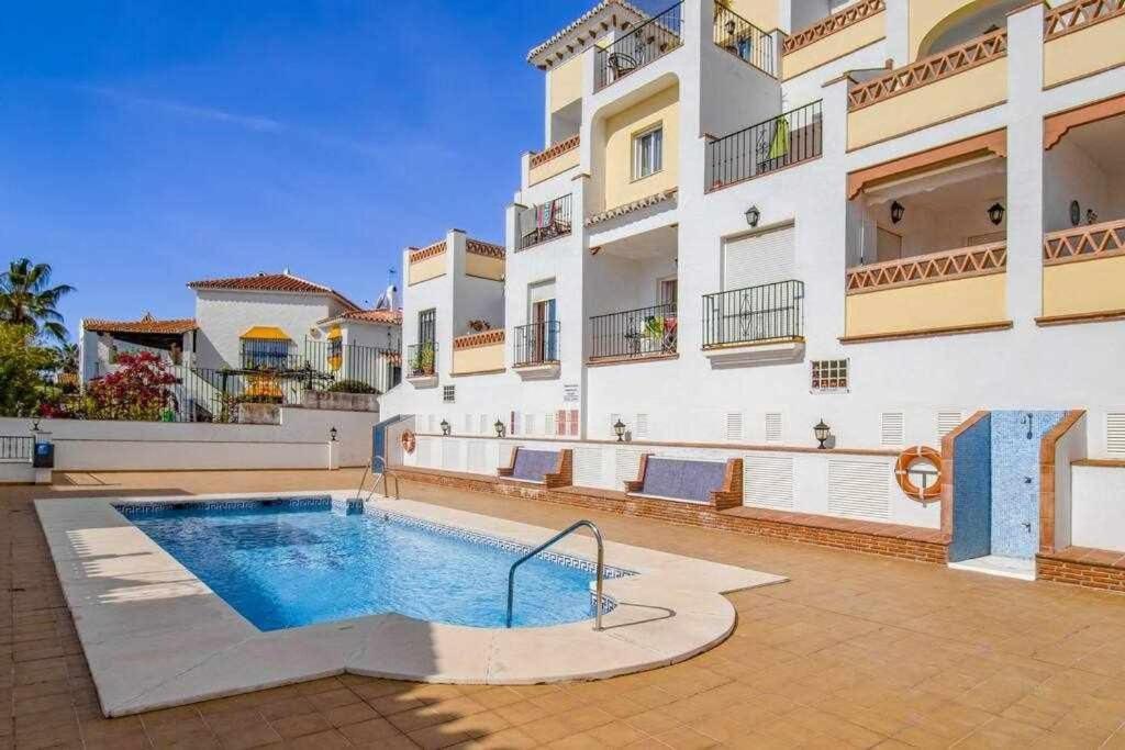 Apt Nerja Chimenea With Ocean View, A/C, & Fiber Apartment Bagian luar foto
