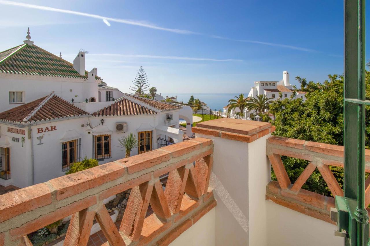 Apt Nerja Chimenea With Ocean View, A/C, & Fiber Apartment Bagian luar foto