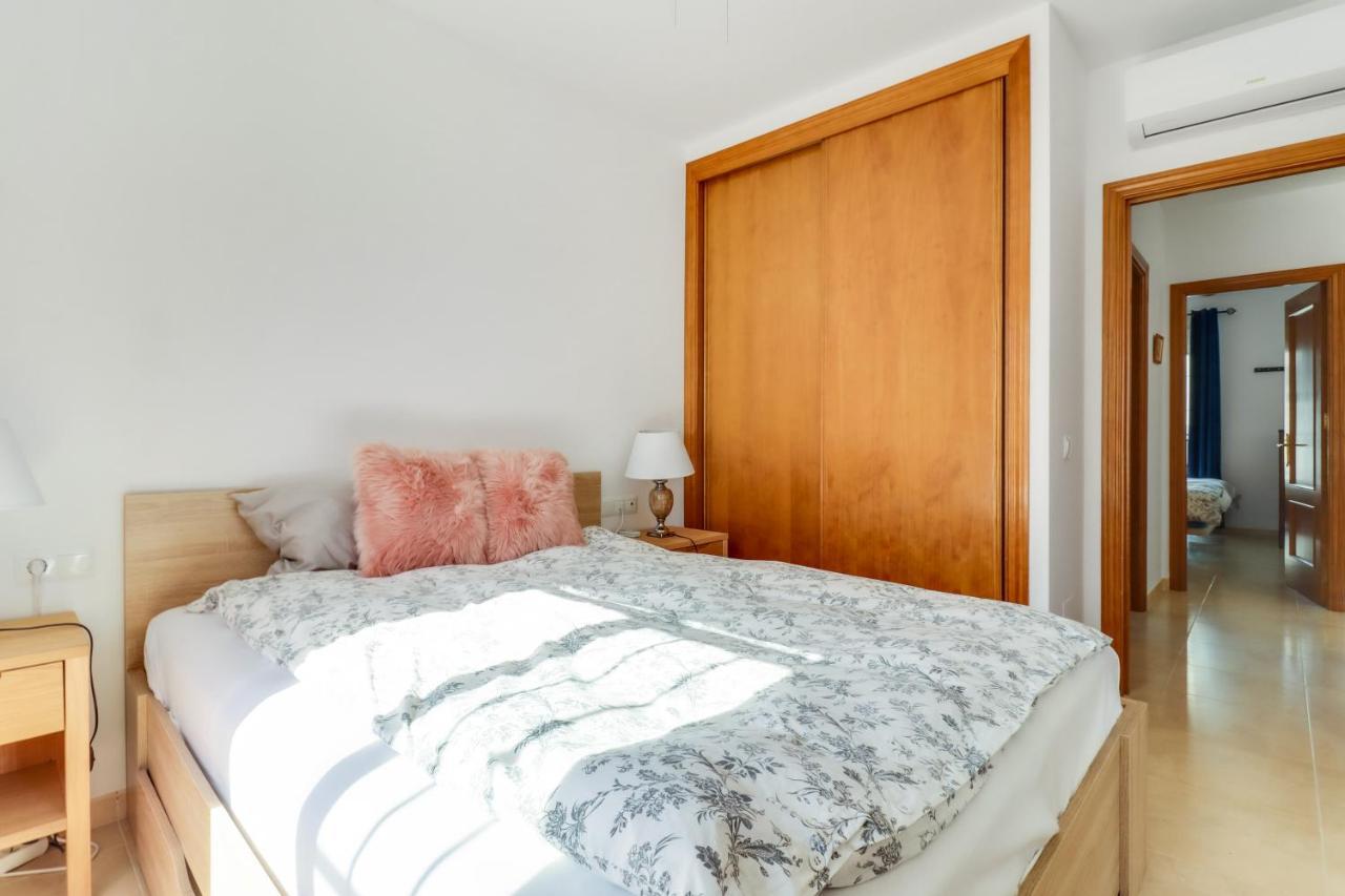 Apt Nerja Chimenea With Ocean View, A/C, & Fiber Apartment Bagian luar foto