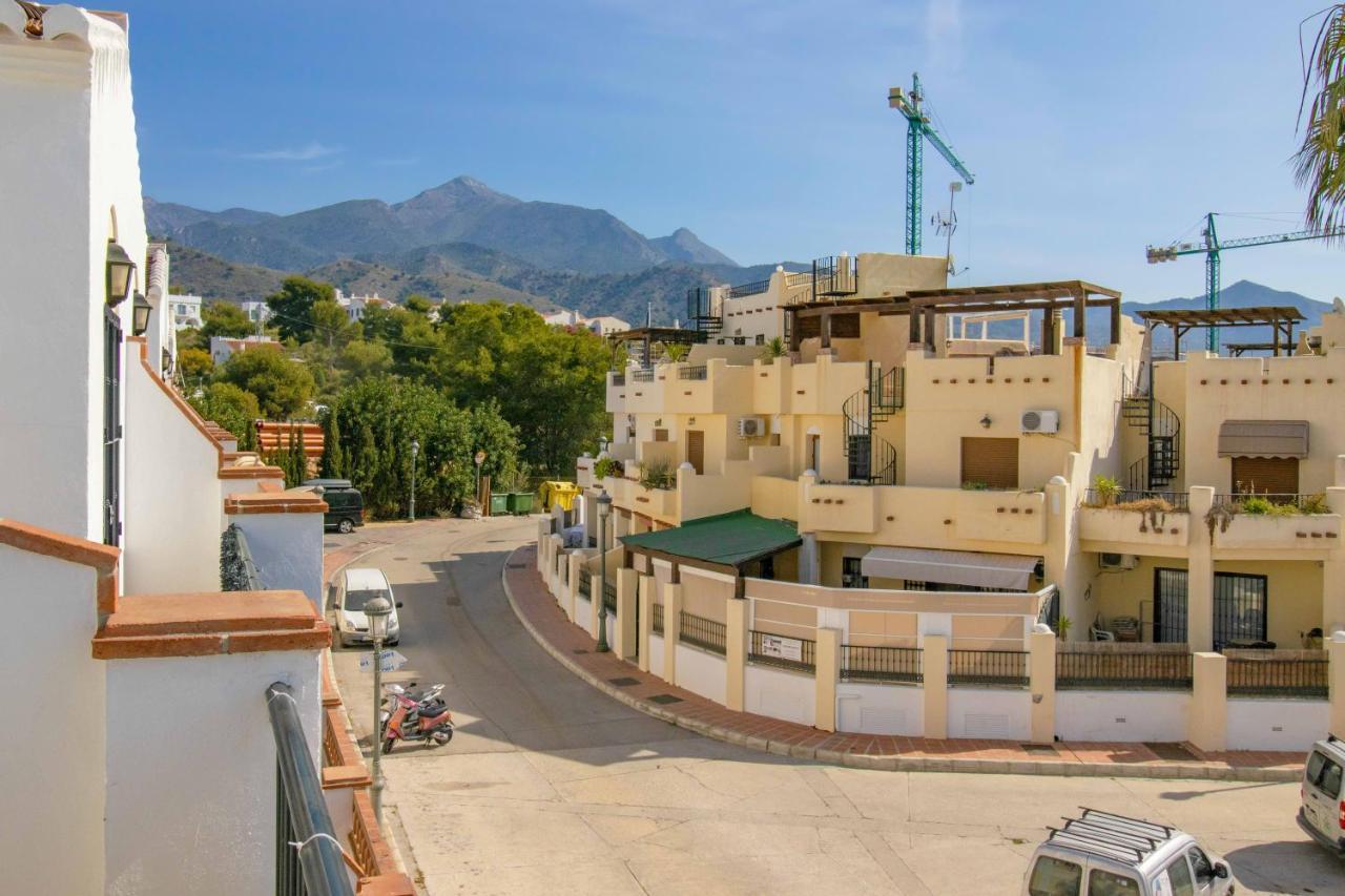 Apt Nerja Chimenea With Ocean View, A/C, & Fiber Apartment Bagian luar foto