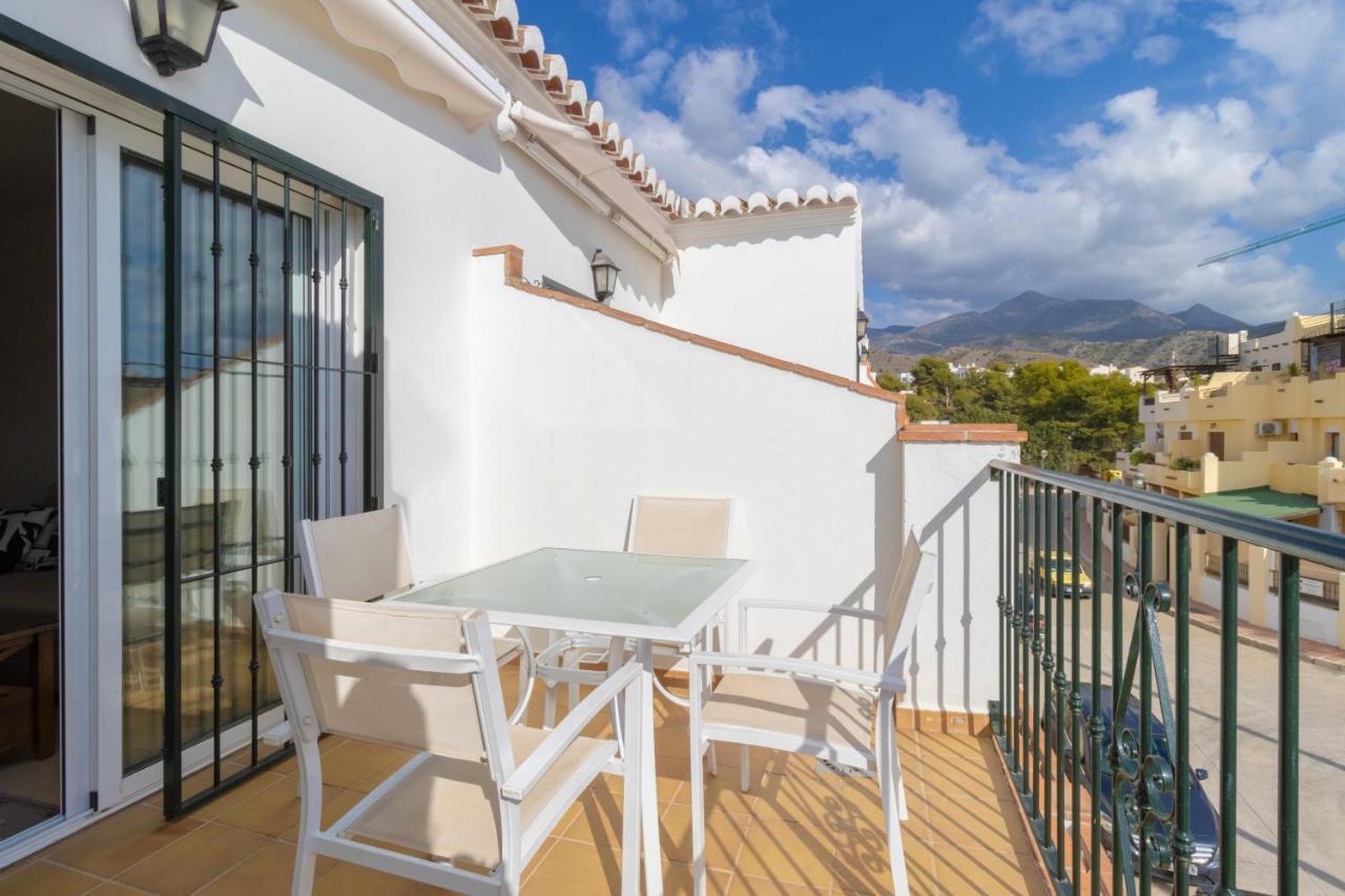 Apt Nerja Chimenea With Ocean View, A/C, & Fiber Apartment Bagian luar foto
